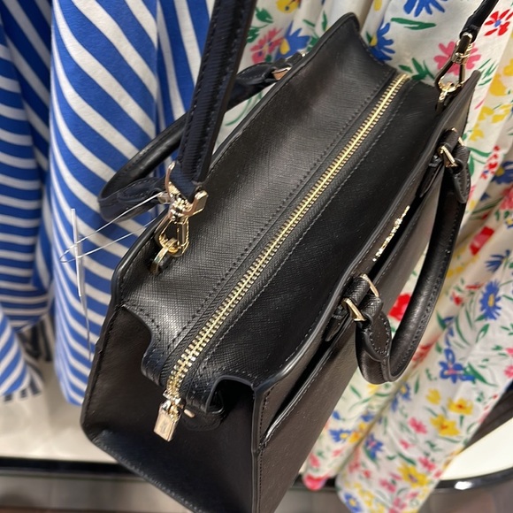 Kate Spade Madison Saffiano Leather Small Satchel
COLOR:
Black 
NWT - Picture 4 of 16